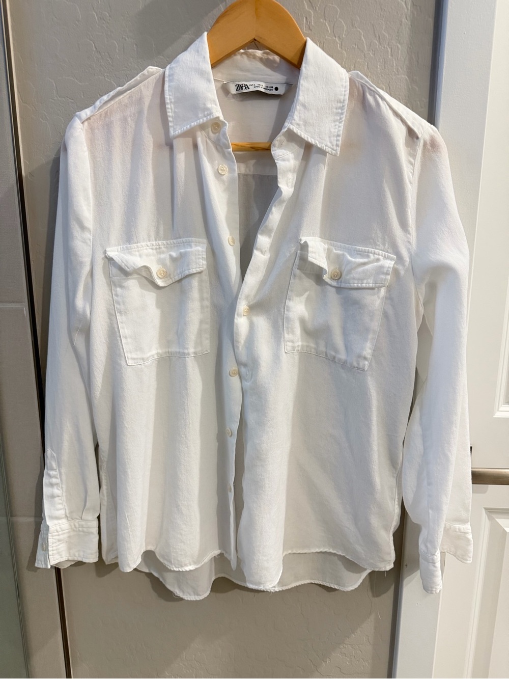 ZARA White Button up with front pockets